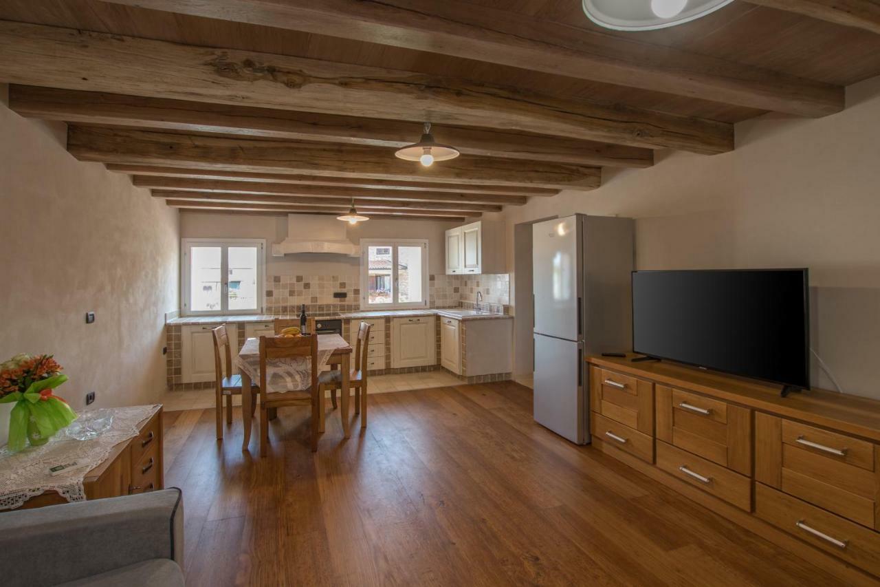 Petrovija Lana House With Apartments מראה חיצוני תמונה
