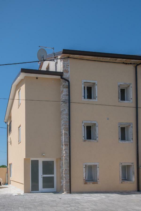 Petrovija Lana House With Apartments מראה חיצוני תמונה